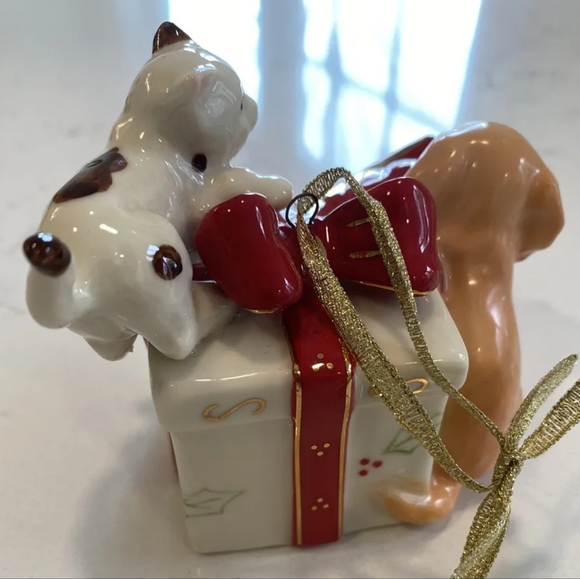 Ornament - Picture 4 of 7